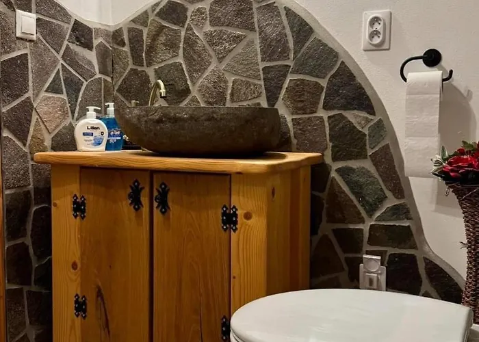 Drevenica U Peta بيت للعطل *